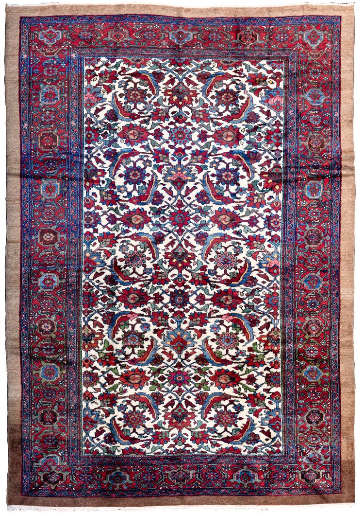 A HAMDAN MALAYER RUG WITH CAMELHAIR, 1920-1930