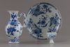 A lot of three Chinese blue and white objects
