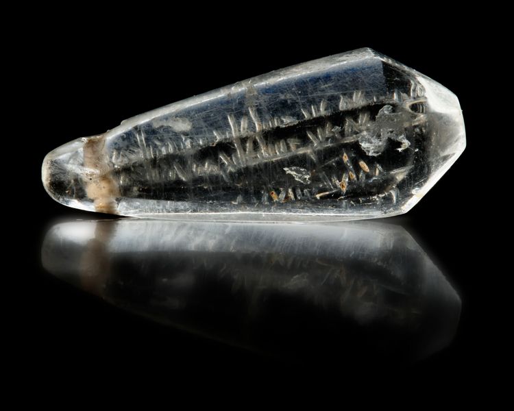 A CRYSTAL ROCK PENDANT