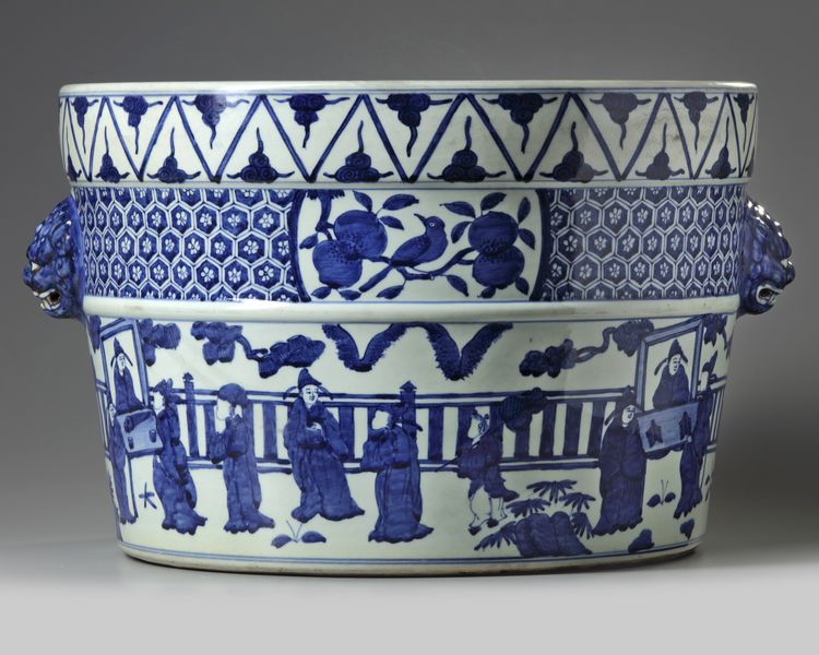 A Chinese blue and white jardiniere