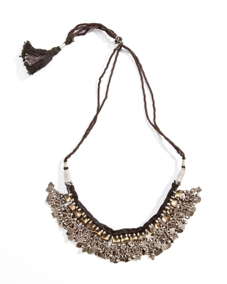 A SILVER NECKLACE, INDIA, 20TH CENTURY