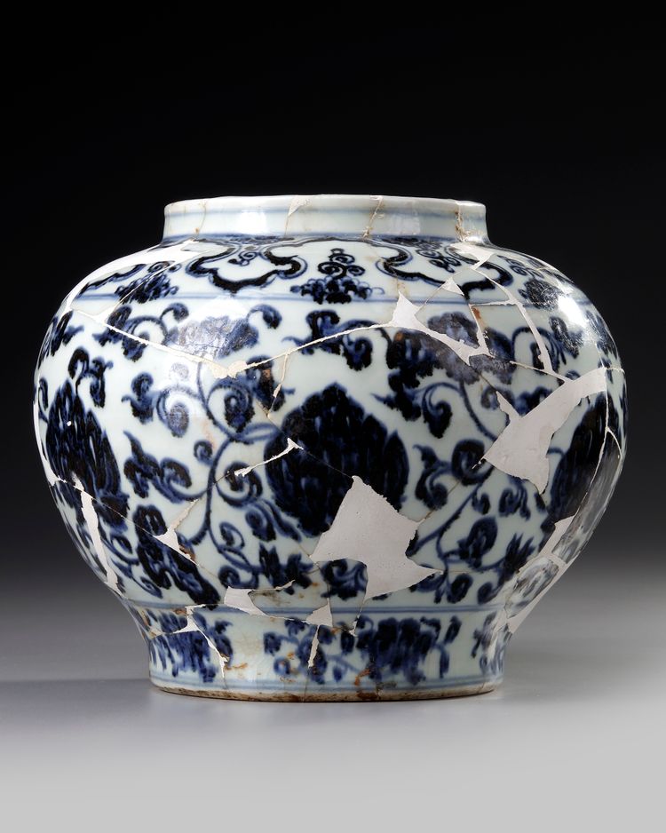 A CHINESE BLUE AND WHITE JAR, MING DYNASTY OR LATER