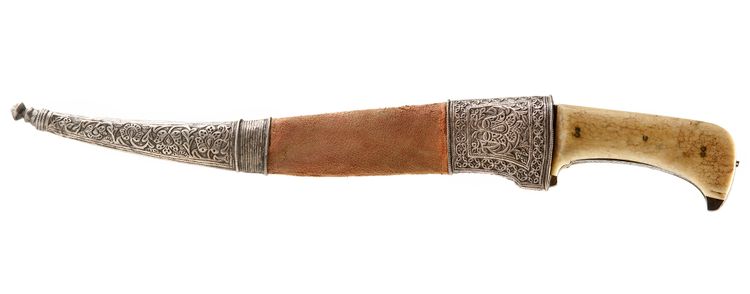 AN IVORY-HILTED WATERED-STEEL PESH-KABZ, INDIA,  LATE 18TH-EARLY 19TH CENTURY