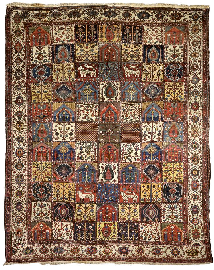 A BAKHTIARI CARPET, PERSIA, CIRCA 1930