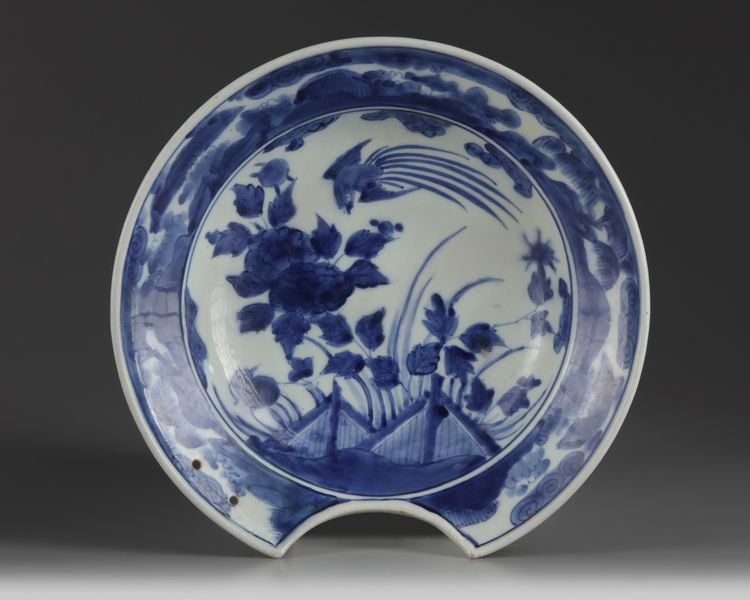 A JAPANESE ARITA SHAVING BOWL, 18TH CENTURY