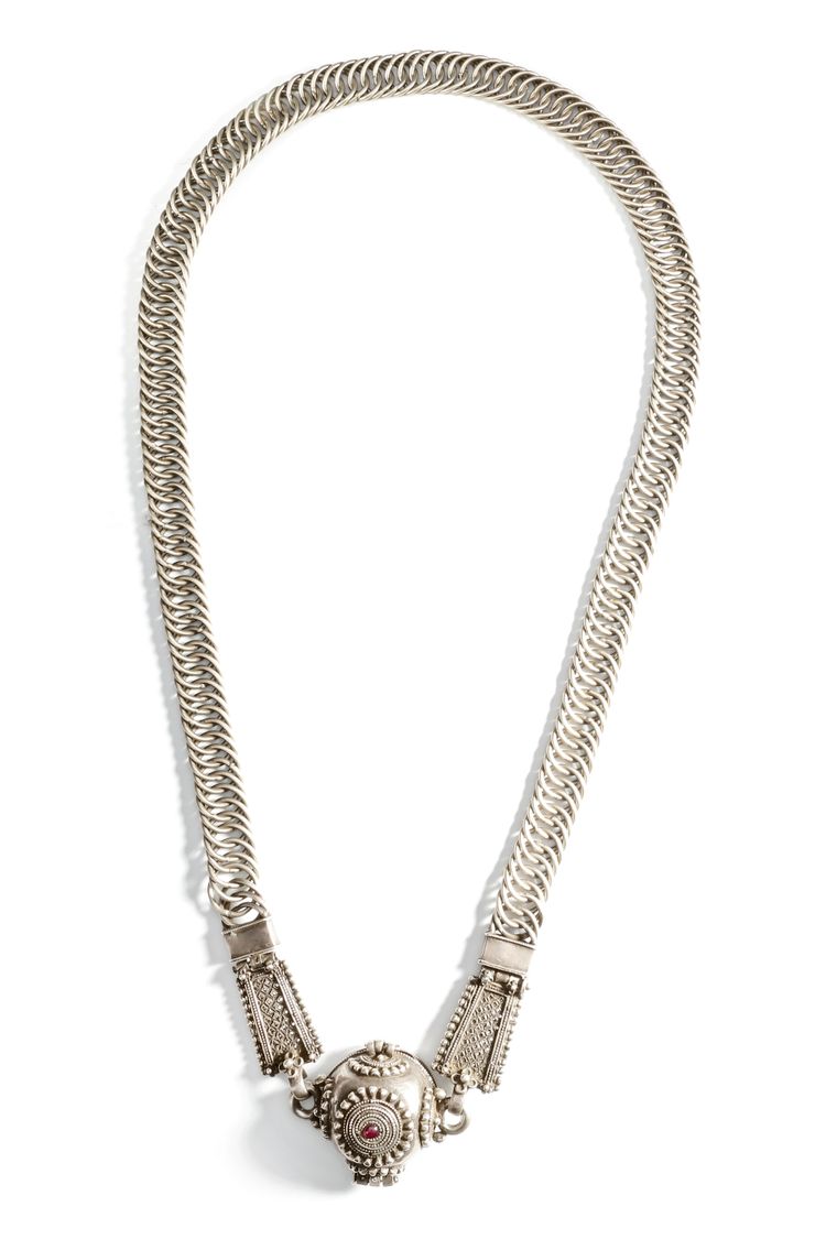 CAUCASIAN SILVER NECKLACE – 19TH CENTURY