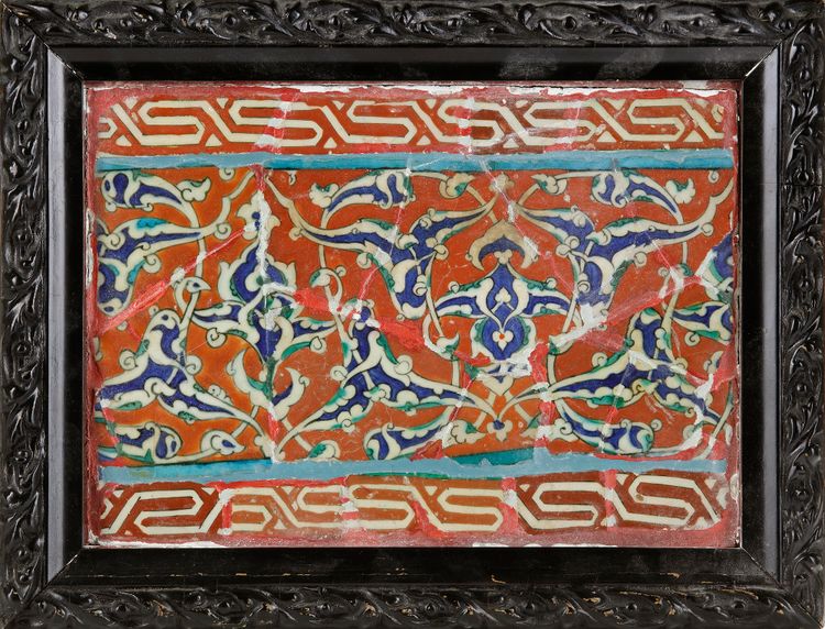 AN IZNIK POLYCHROME POTTERY TILE,16TH CENTURY