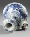A JAPANESE BLUE AND WHITE ARITA KENDI, 17TH CENTURY