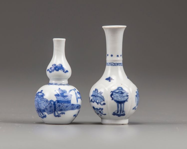 Two small Chinese blue and white vases