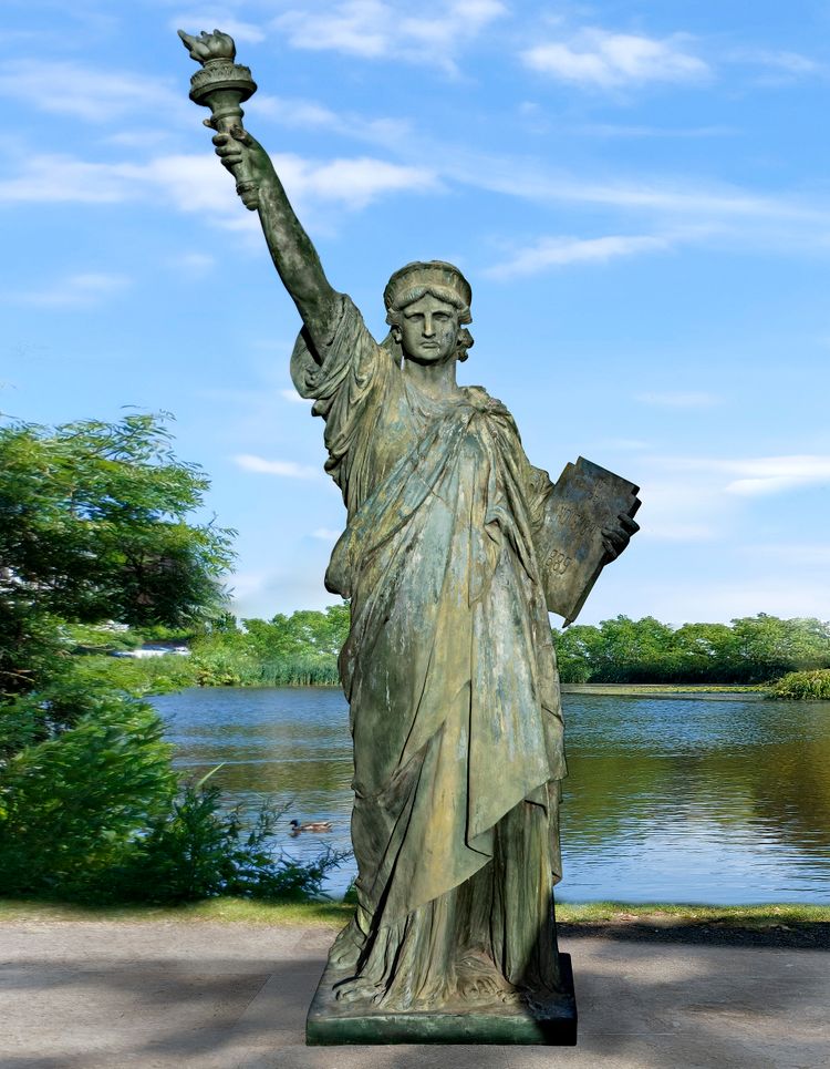 AFTER FREDERIC AUGUSTE BARTHOLDI (1834-1904), A BRONZE COLOURED RESIN MODEL OF THE STATUE OF LIBERTY (LIBERTY ENLIGHTENING THE WORLD), SECOND HALF 20TH CENTURY