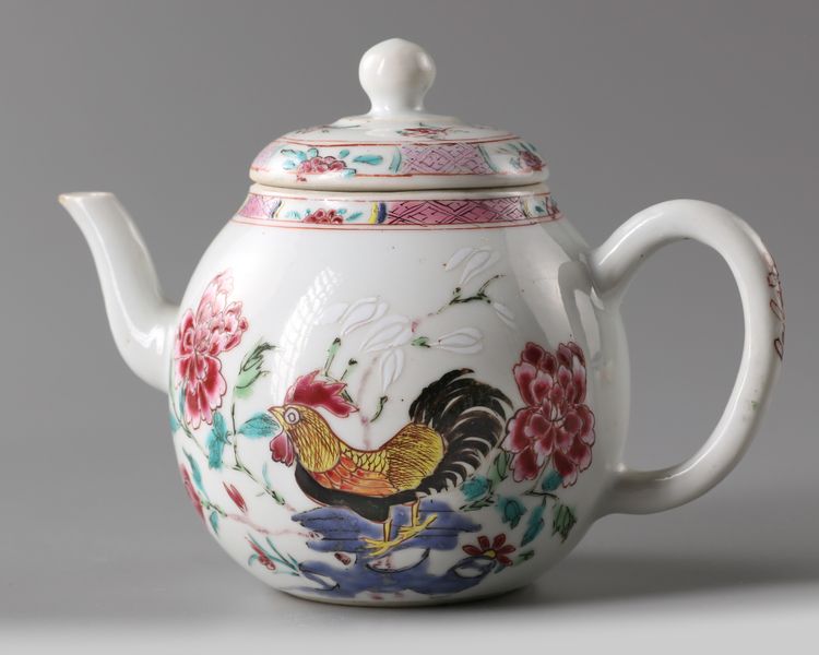 A CHINESE FAMILLE ROSE 'COCKEREL' TEAPOT, CHINA, YONGZHENG PERIOD (1723-1735)