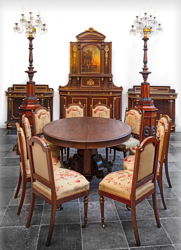 A FRENCH MAHOGANY DINING ROOM SET, 19TH CENTURY