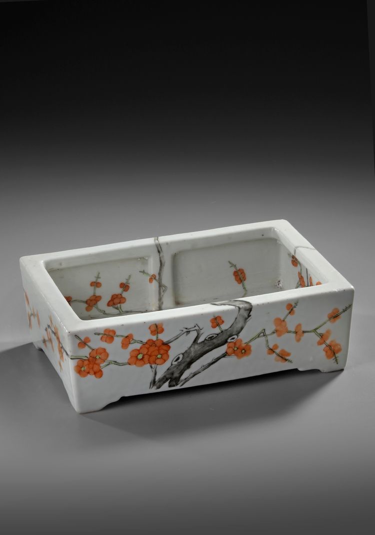 A CHINESE BRUSH WASHER, 20TH CENTURY