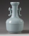A SMALL CHINESE RU-TYPE TWIN-HANDLED VASE