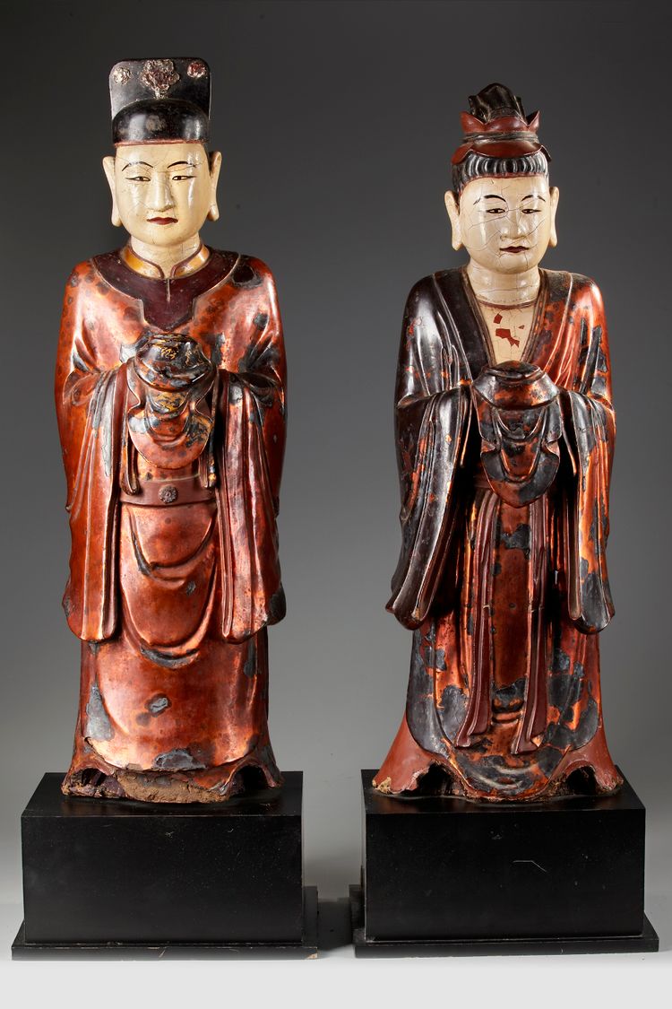 A PAIR OF LARGE CHINESE WOODEN FIGURES, 19TH CENTURY