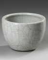 A CHINESE CRACKLE GLAZED BOWL, QING DYNASTY (1644-1911)