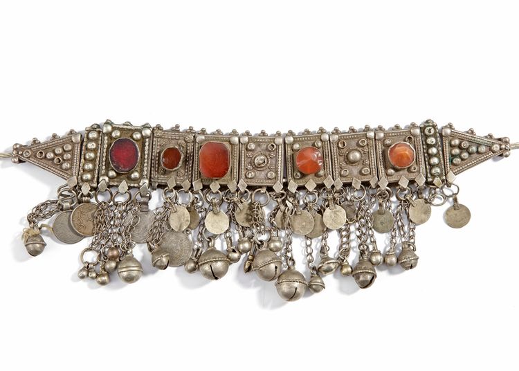 A SILVER NECKLACE, YEMEN, 19TH CENTURY