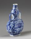 A CHINESE BLUE AND WHITE DOUBLE GOURD DRAGON VASE, QIANLONG SIX-CHARACTER SEAL MARK IN UNDERGLAZE BLUE AND OF THE PERIOD (1736-1795)