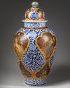 A RARE EUROPEAN-ENAMELLED JAPANESE ARITA VASE AND COVER, EDO PERIOD (1603-1868)