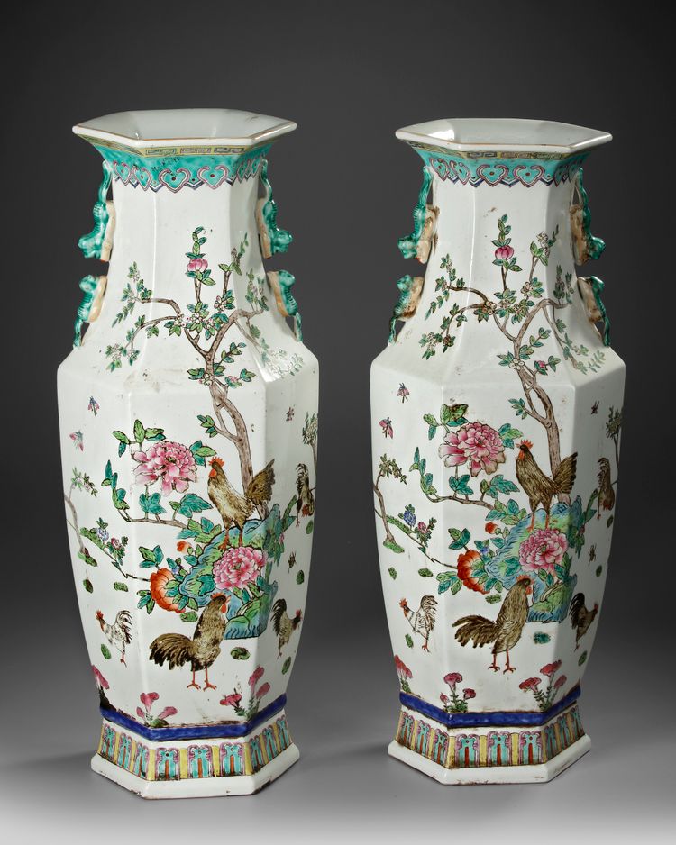 LARGE PAIR OF CHINESE FAMILLE ROSE VASES, 19TH / 20TH CENTURY