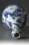 A blue and white garlic-head vase