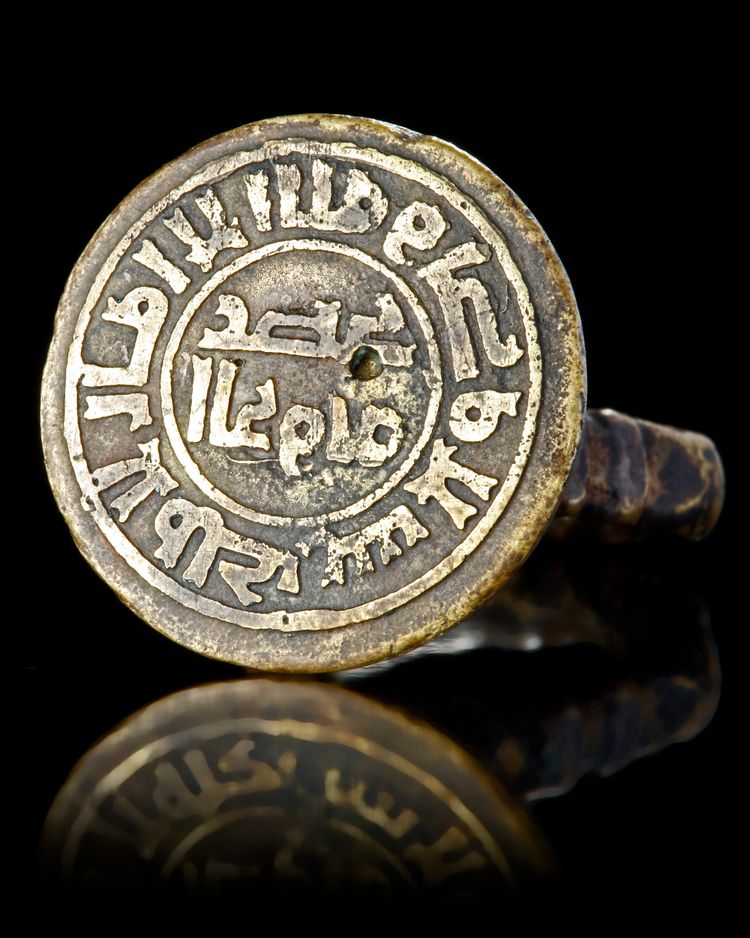 A BRONZE SEAL RING