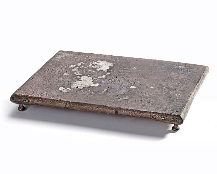 AN EXTREMELY RARE CHESS BOARD MADE OF SOLID SILVER AND DATING TO THE FATIMID PERIOD 909-1170 AD AND INSCRIBED WITH A POEM BY ‘UMARA AL-YAMANI’