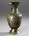 AN INDIAN BRONZE VASE, 17TH-18TH CENTURY
