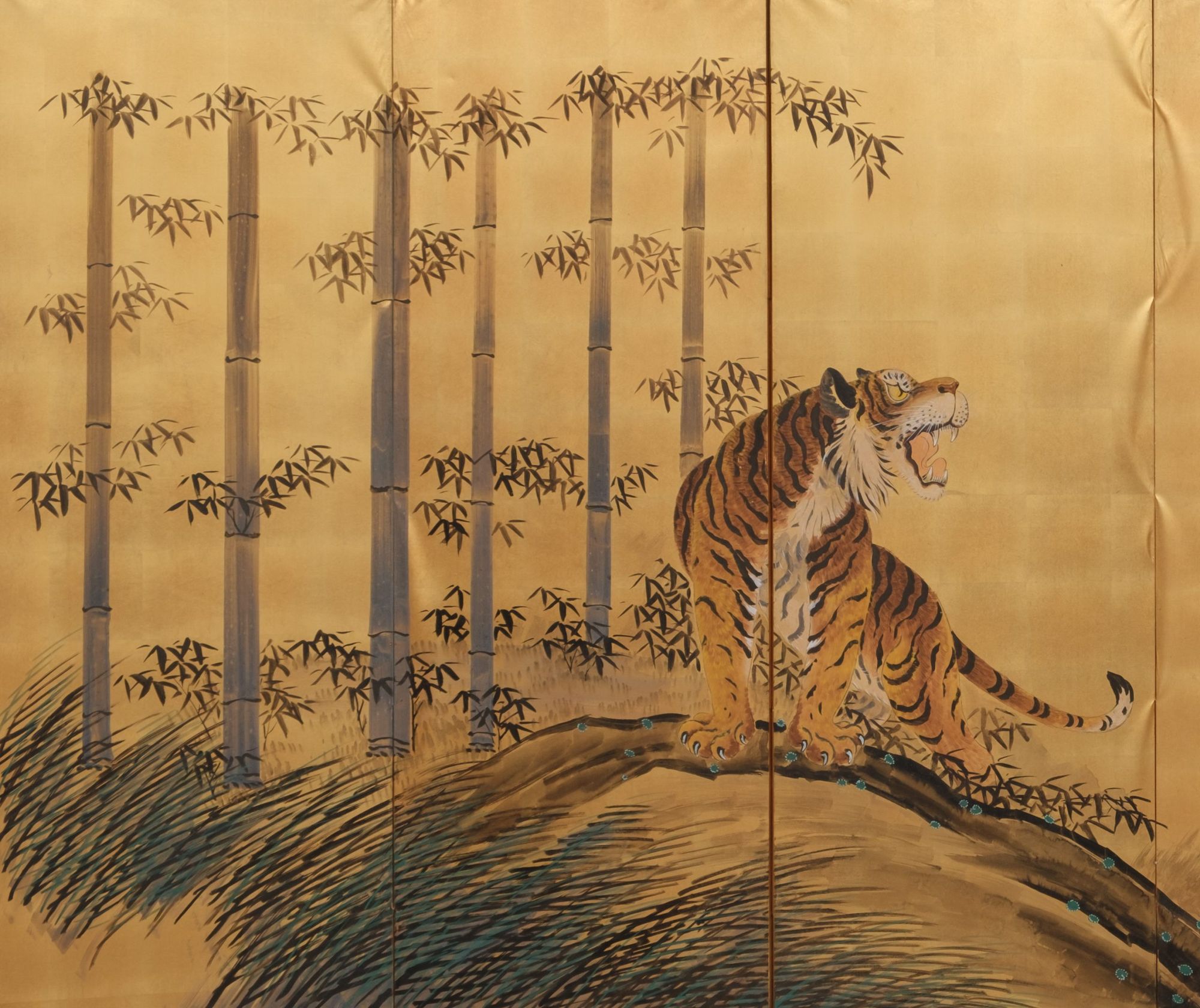 タイの板絵 A TALL SIX PANEL JAPANESE TIGER SCREEN, EARLY-MID 20TH CENTURY