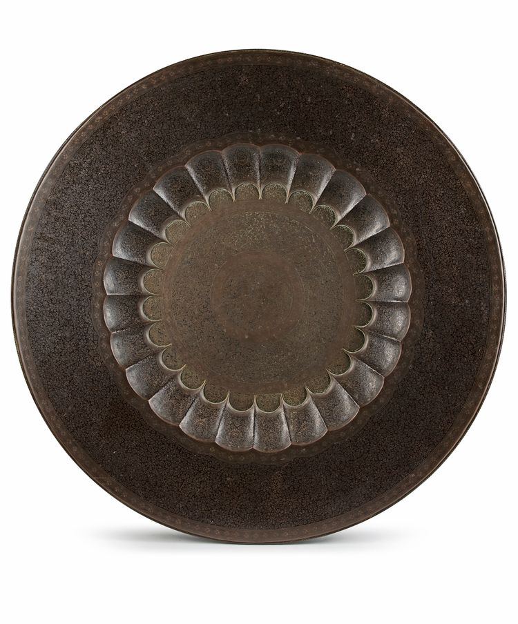 A LARGE PERSIAN BRONZE TRAY