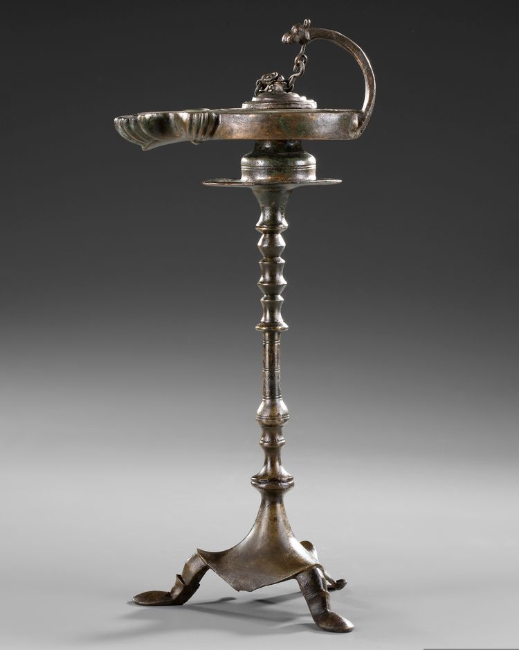 A ROMAN BRONZE LAMP WITH CANDELABRA, 2ND CENTURY AD
