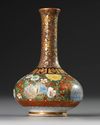 A SMALL JAPANESE SATSUMA VASE, 19TH CENTURY