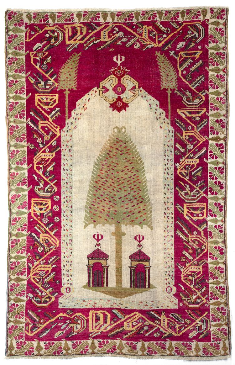 AN ANATOLIAN ABDULMAJID RUG, LATE 19TH CENTURY