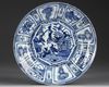A CHINESE BLUE AND WHITE 'BIRDS' 'KRAAK PORCELAIN' DISH, WANLI PERIOD (1572-1620)