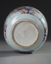 A CHINESE VERTE-IMARI POT, 18TH CENTURY