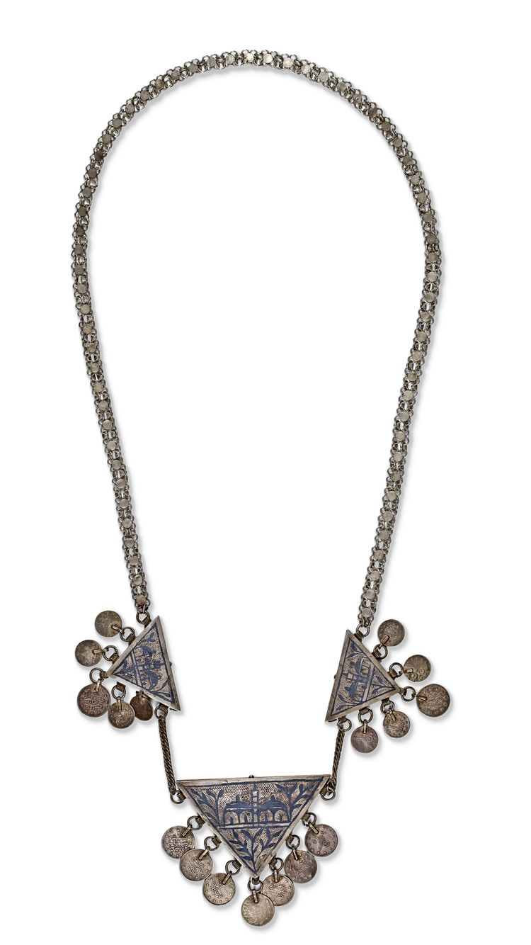 A PALESTINIAN SILVER NECKLACE, 19TH CENTURY