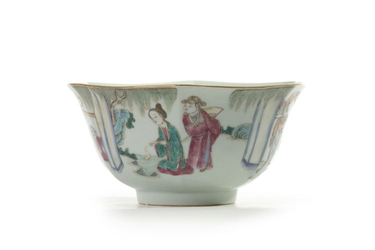 A Chinese famille rose bowl