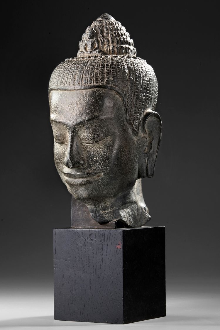 KHMER FIGURE HEAD.