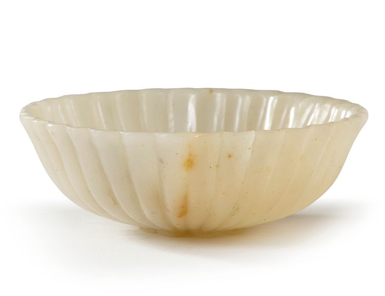 A MUGHAL JADE BOWL, INDIA, 19TH CENTURY
