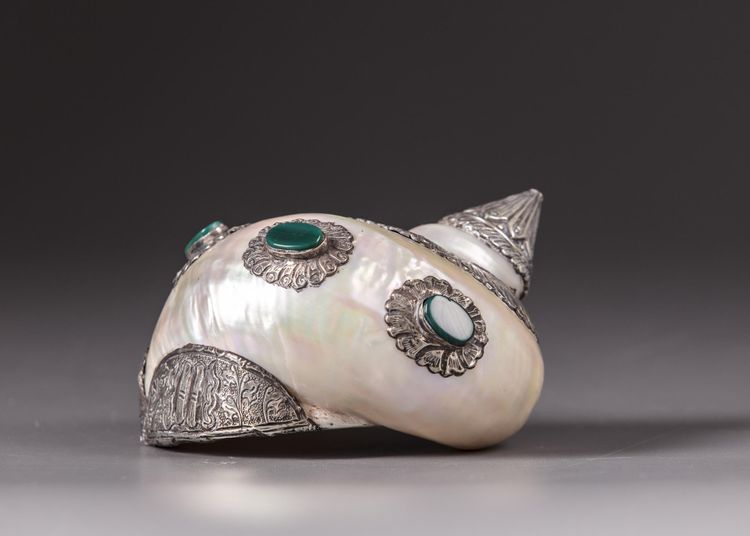 A LARGE TIBETAN PEARL-SHELL WITH MOUNTS, 19TH-20TH CENTURY