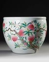 A CHINESE FAMILLE ROSE PEACH DECORATED POT, 19TH–20TH CENTURY