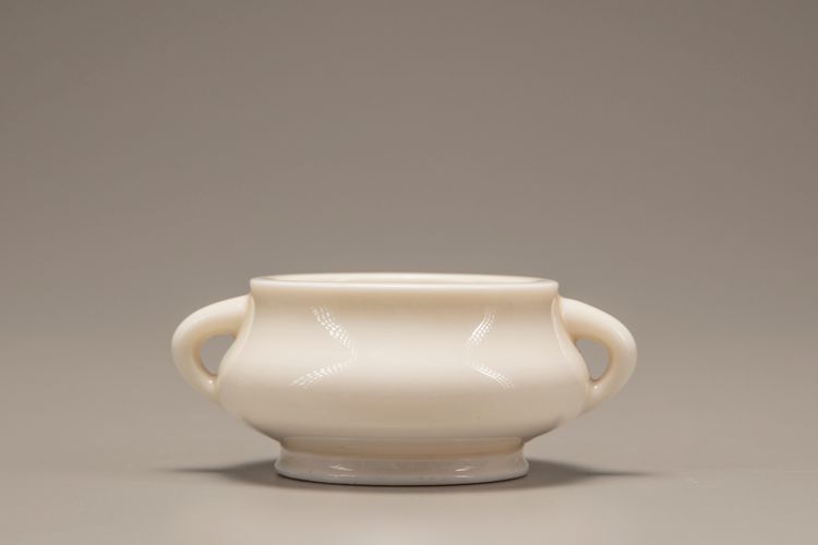 A small white-glazed censer