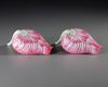 A PAIR OF CHINESE FAMILLE ROSE 'LOTUS' CUPS, 19TH-20TH CENTURY