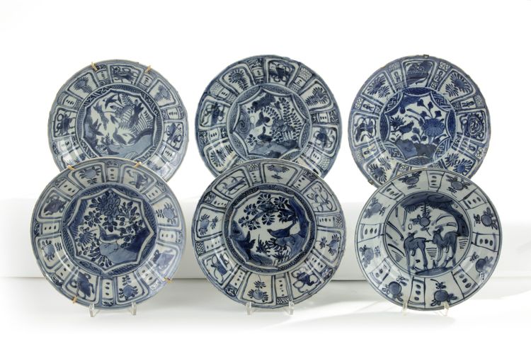 A group of six Chinese blue and white ‘Kraak porselein’ dishes and a Delft blue and white plate
