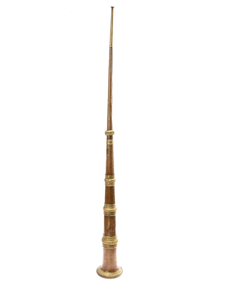 A MONGOLIAN COPPER TRUMPET, DUNG-CHEN, 19TH-20TH CENTURY