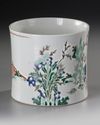 A CHINESE FAMILLE VERTE BRUSH POT, QING DYNASTY (1644-1911)
