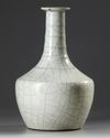 A CHINESE CELADON CRACKLE-GLAZED VASE, 19TH CENTURY