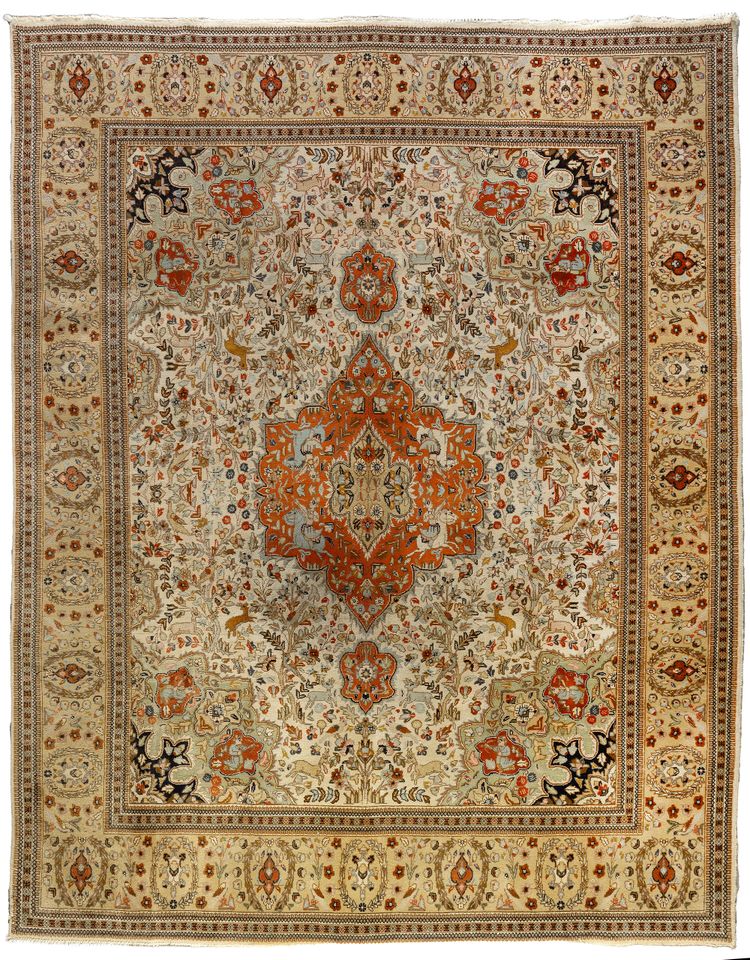 A PERSIAN TABRIZ CARPET, SECOND HALF 20TH CENTURY