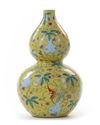 A CHINESE FAMILLE ROSE DOUBLE-GOURD VASE, CHINA, 19TH-20TH CENTURY