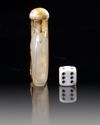 A CHINESE AGATE 'HORSE & MONKEY' SNUFF BOTTLE